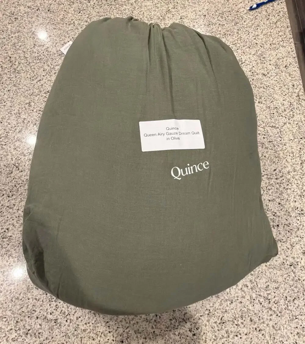 Quince airy gauze
